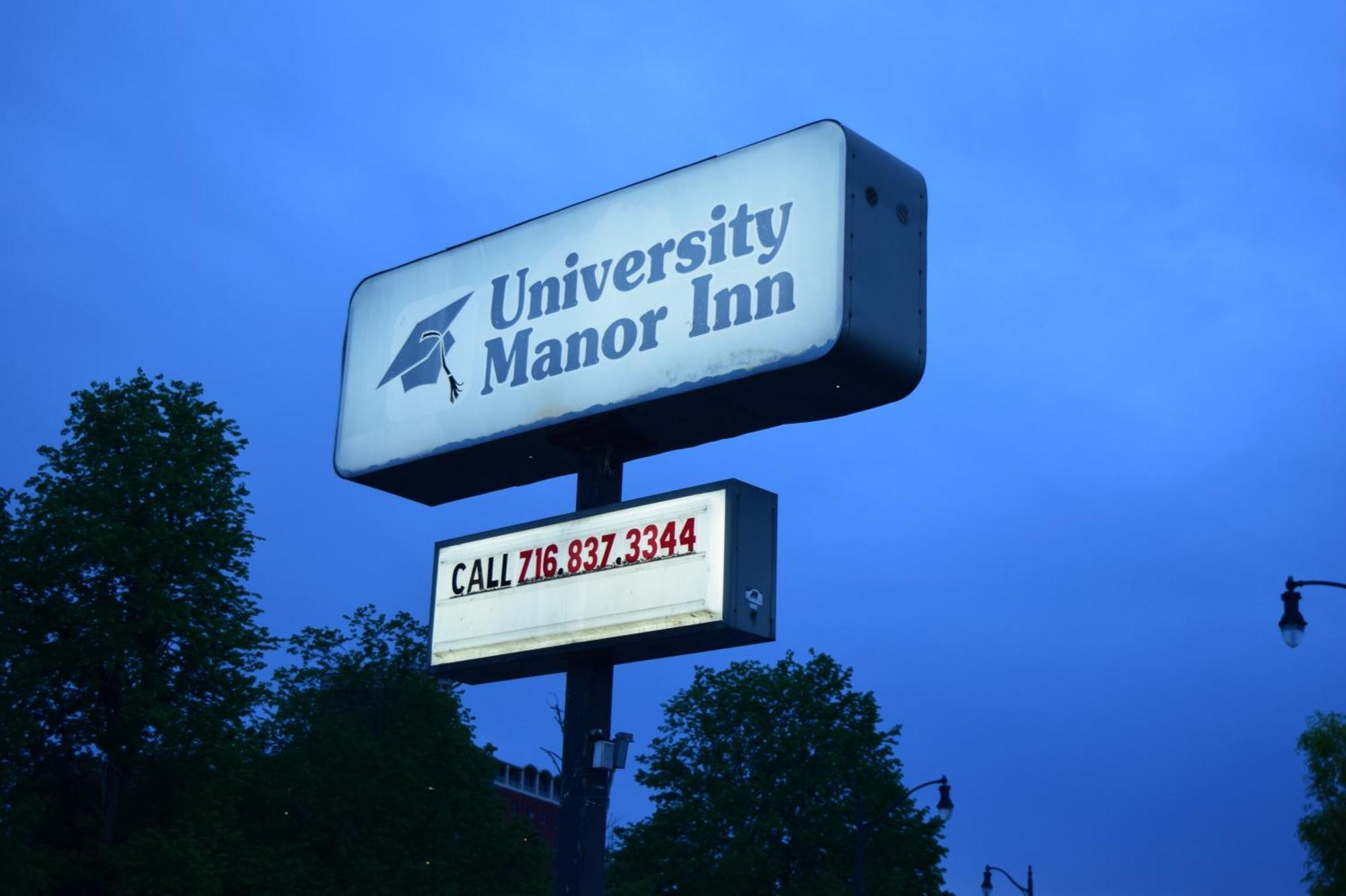 University Manor Inn Búfalo Exterior foto