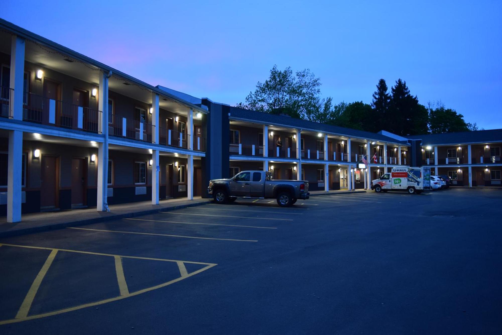 University Manor Inn Búfalo Exterior foto